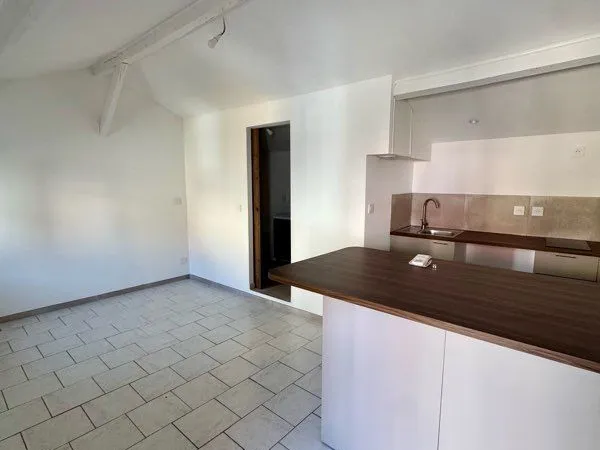 Studio rénové avec terrasse - Châteauneuf du Pape