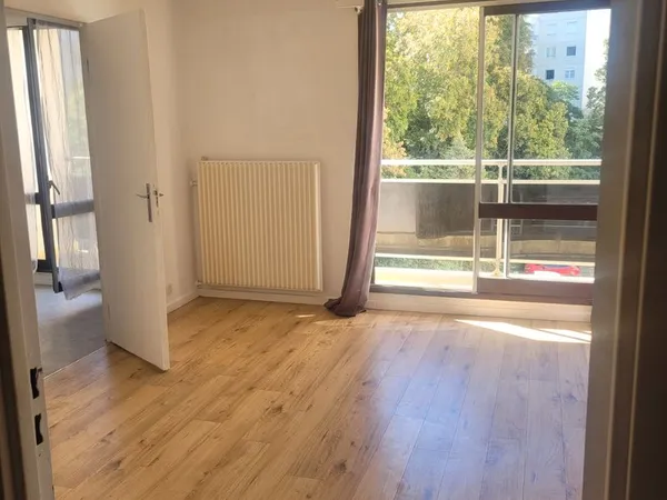 Studio avec grand balcon 32m2 secteur oradou
