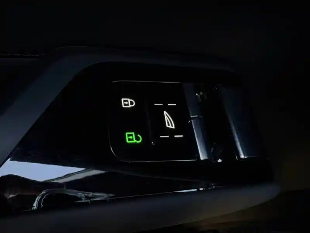 Volvo Ex90 twin performance awd 517 ch 1edt — photo 9