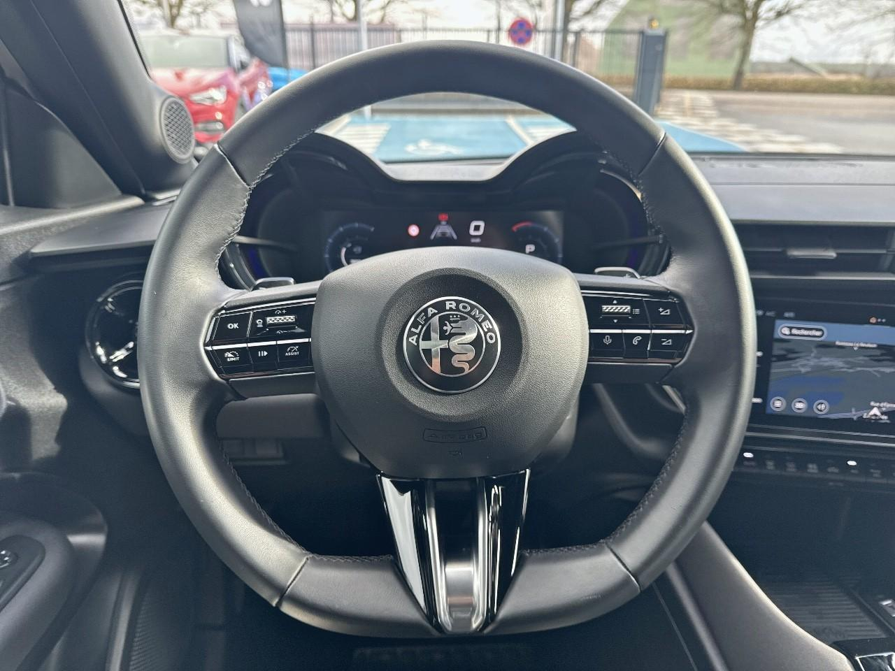 Alfa Romeo Junior 1.2 ibrida 136 ch edct6 premium — photo 12