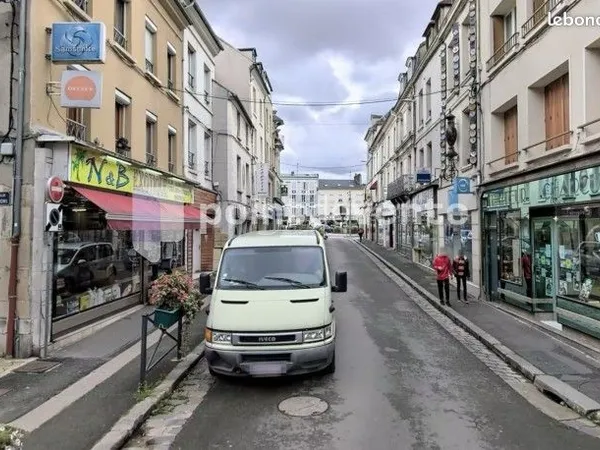 Local commercial 141 m²