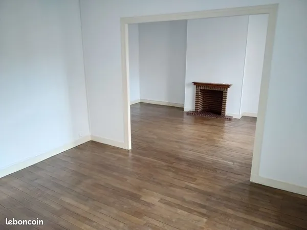 Appartement 3 pièces non meublé (61 m² plein centre ville)