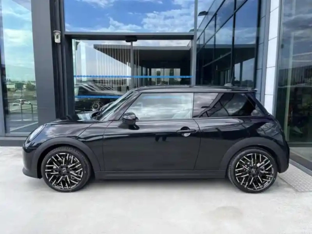 Mini Cooper 3 portes s 204ch favoured dkg7 — photo 2