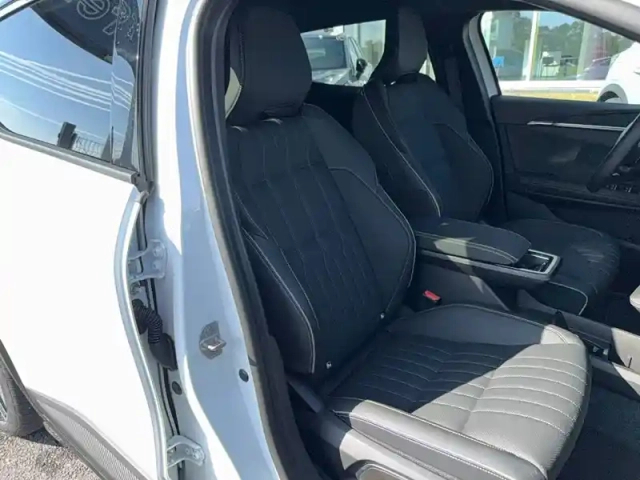 Renault Megane e-tech 220 ch autonomie confort gsr2 — photo 18