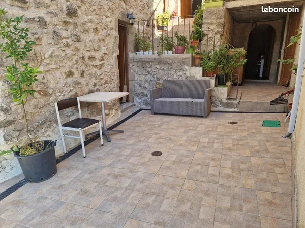 Location F1