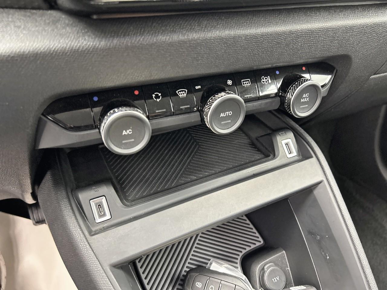 Citroën C4 puretech 130 s&s eat8 shine — photo 27