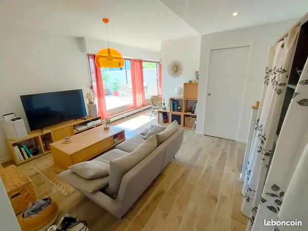 Appartement F2 résidence La Nérac