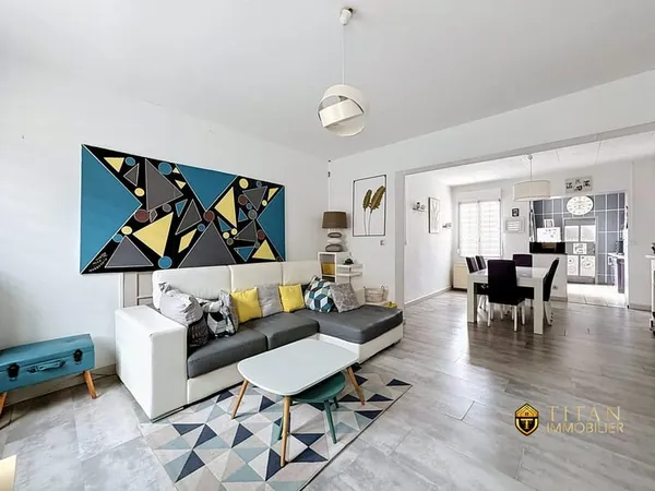 Maison individuelle en briques de 110 m² - 3 chambres et bure