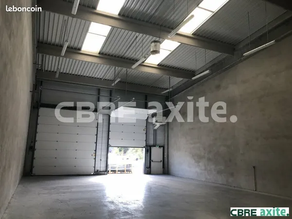 LOCAL D'ACTIVITE 341 m² SAINT QUENTIN FALLAVIER