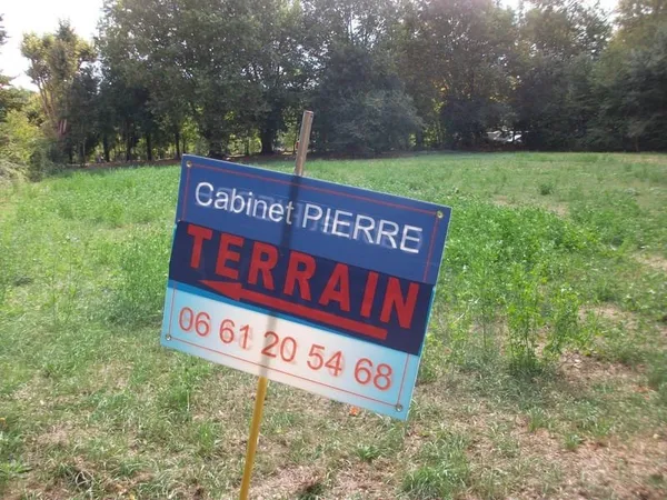Terrain 311 m²