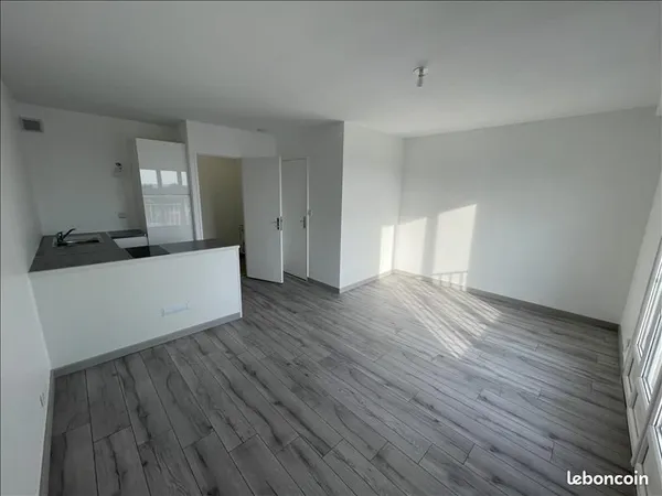 Studio 1 pièce 28 m²