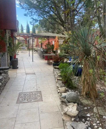 Très beau T4 avec terrasse. Meublé