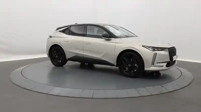 Ds Ds 4 hybride e-tense 225 eat8 performance line+ — photo 29