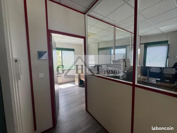 Bureaux 670 m²