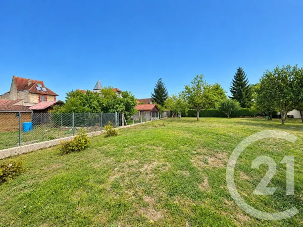 Terrain 706 m²