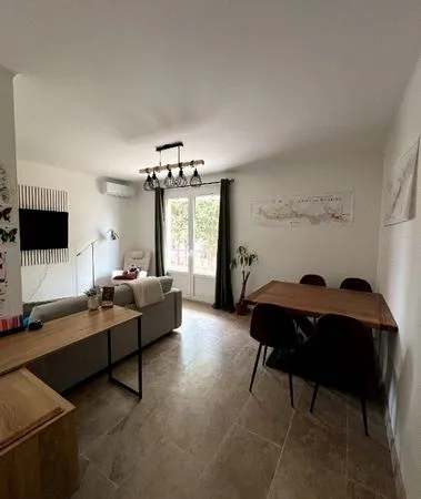 BEZIERS - LA RENARDIÈRE - APPARTEMENT 45 m² ENTIÈREMENT RÉNOVÉ AVEC TERRASSE ET VUE MAGNIFIQUE