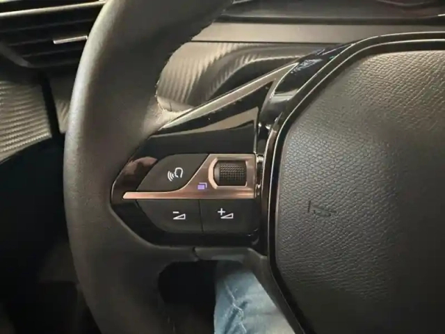 Peugeot 208 1.2 puretech 75ch s&amp;s active pack — photo 11