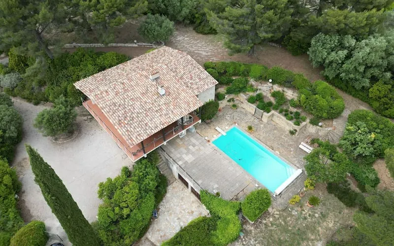 Photo 9