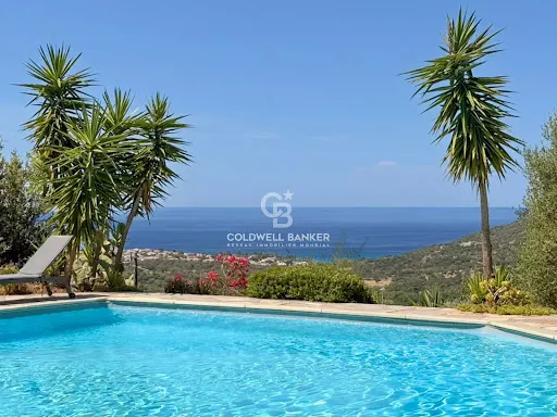 Villa 6 pièces 239 m²