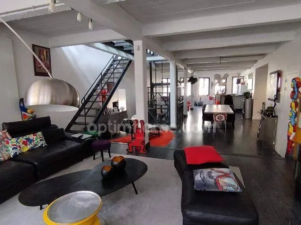 Maison 8 pièces 323 m²