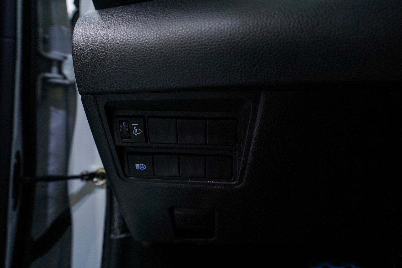 Toyota Yaris 4 — photo 22