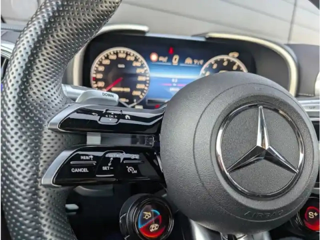 Mercedes Sl 63 4matic+ — photo 23