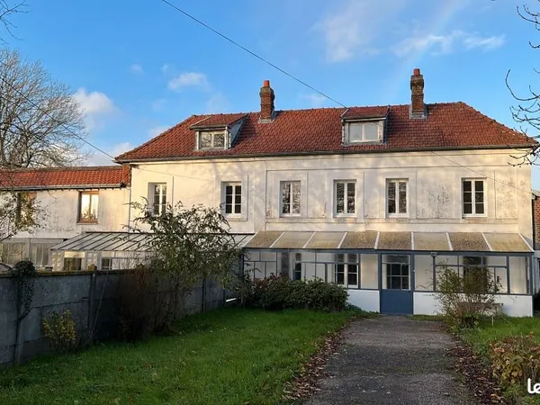 Ensemble immobilier : 2 habitations indépendantes + atelier de 170m2 à Motteville