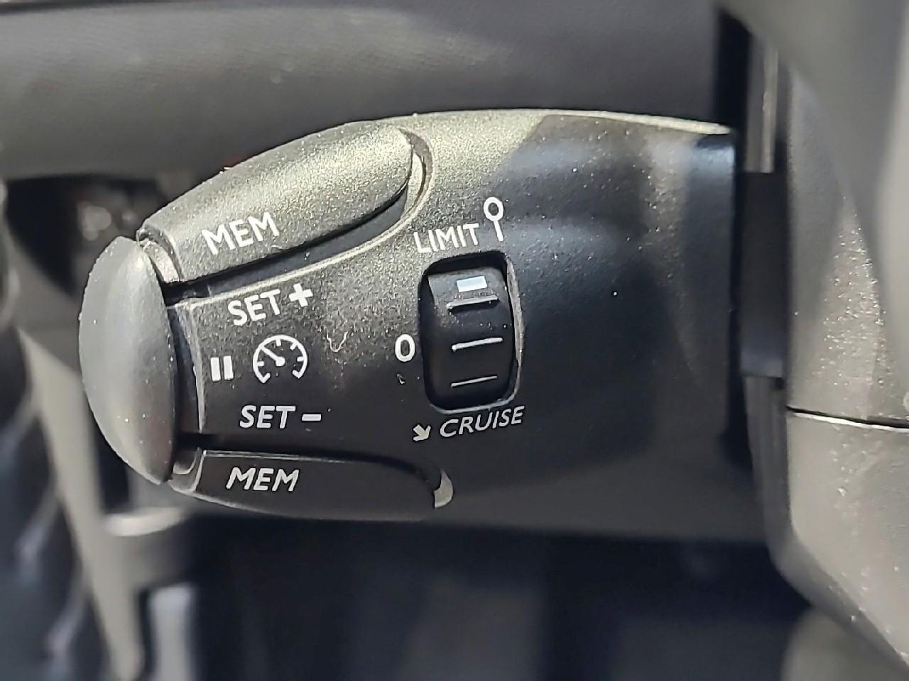 Peugeot 2008 bluehdi 130 s&s eat8 allure pack — photo 25
