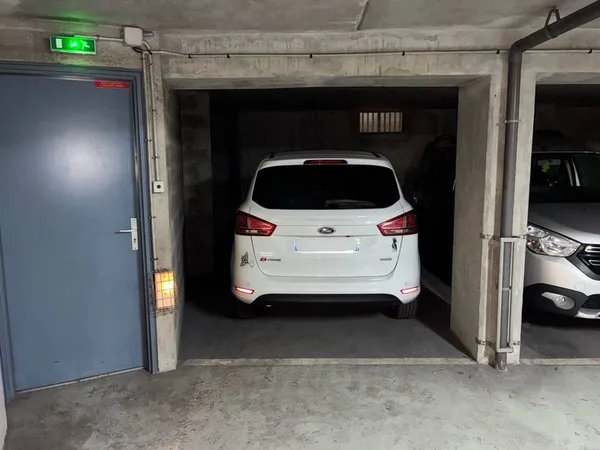 Parking 13 m²