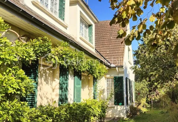 Maison 8 pièces 250 m²