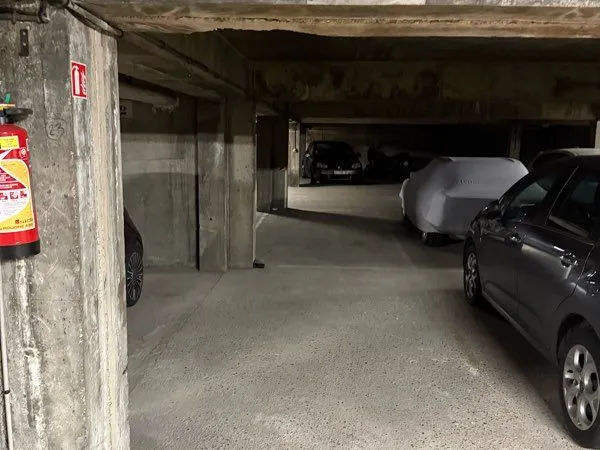 Stationnement Location Puteaux   90€
