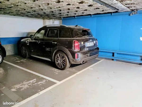 Parking voiture securise passy paris 16 ,