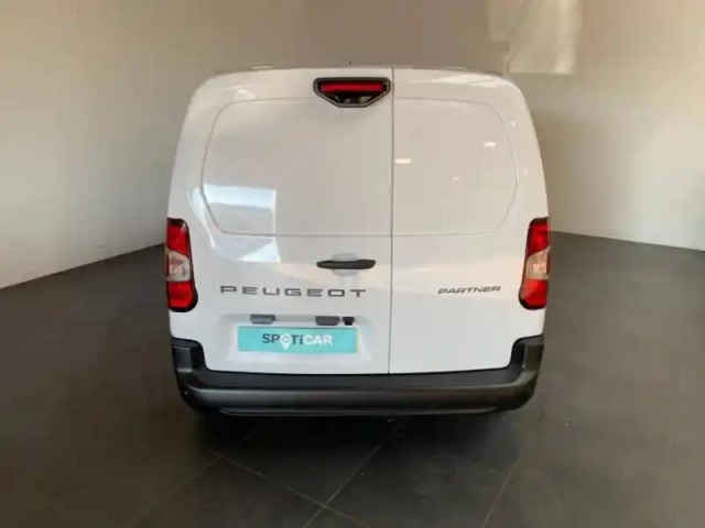 Peugeot Partner m diesel 130ch automatique pack premium connect — photo 6