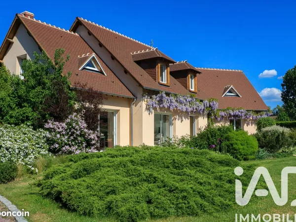 Maison 8 pièces 240 m²