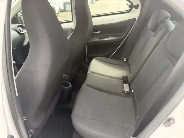 Toyota Aygo 1.0 vvt-i 72 dynamic — photo 21