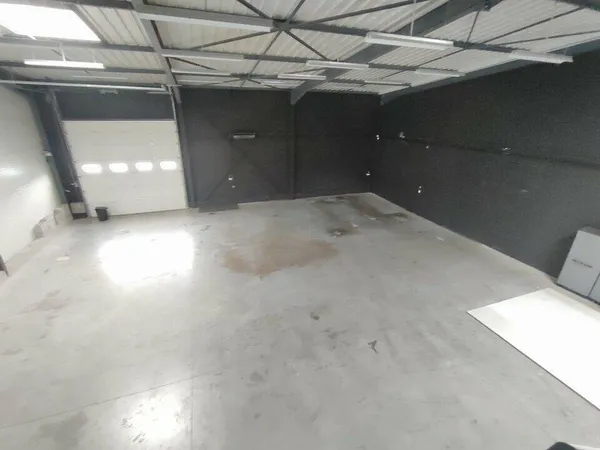 Local d'activité 375 m²
