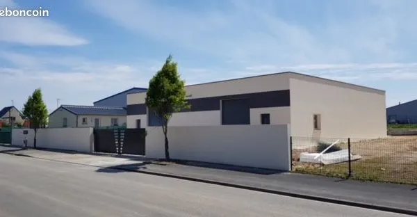 Local commercial 200 m² ARGENCES