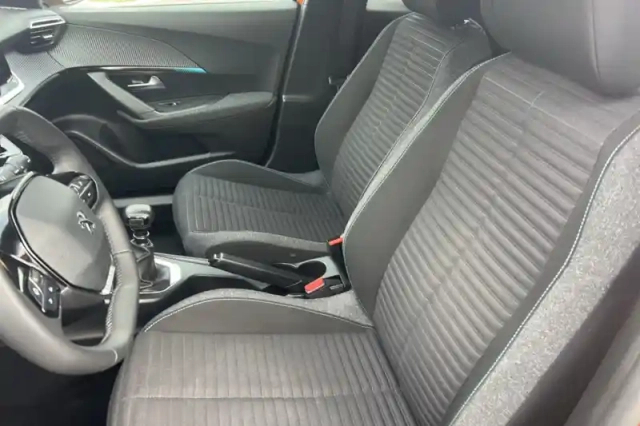 Peugeot 2008 puretech 100 s&amp;s bvm6 — photo 10