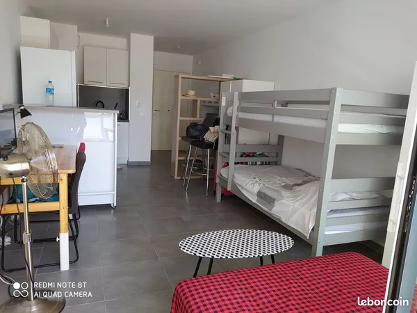 Studio récent à Nice avec grand balcon proche tram