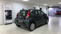 Toyota Aygo 1.0 VVT-i 72ch x-play 5P MY19 — photo 5