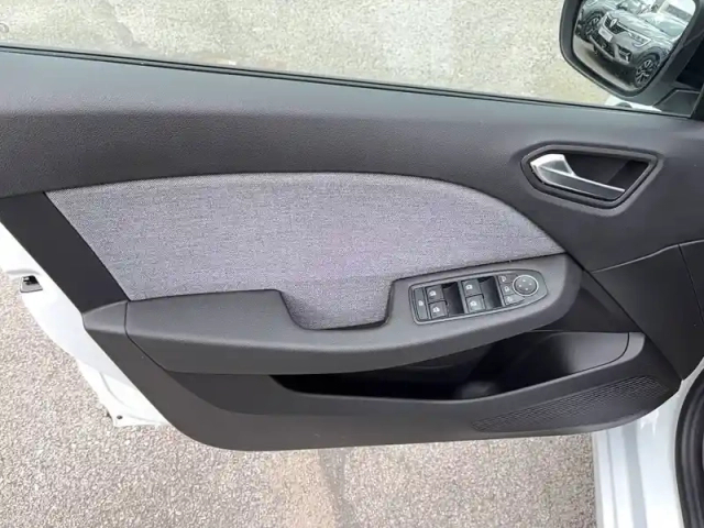 Renault Clio e-tech full hybrid 145 ch gsr2 — photo 18