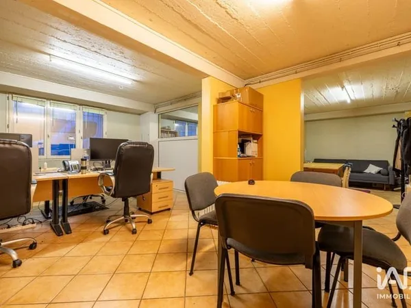 Local commercial 297 m²