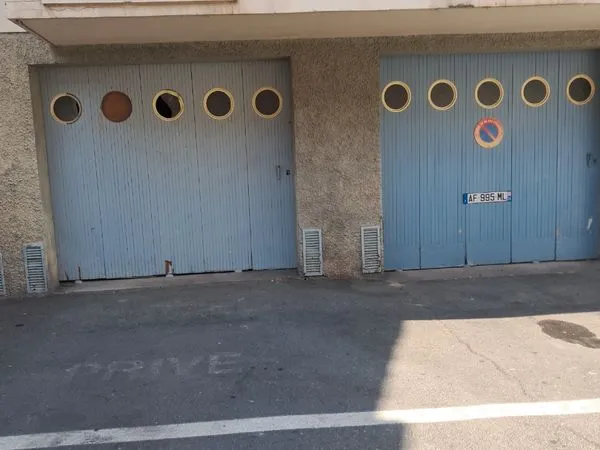 Loue garage 32 m2