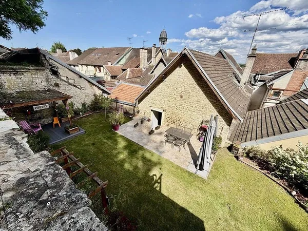 Maison 7 pièces 300 m²
