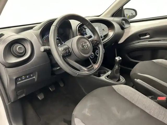 Toyota Aygo 1.0 vvt-i 72 dynamic — photo 17