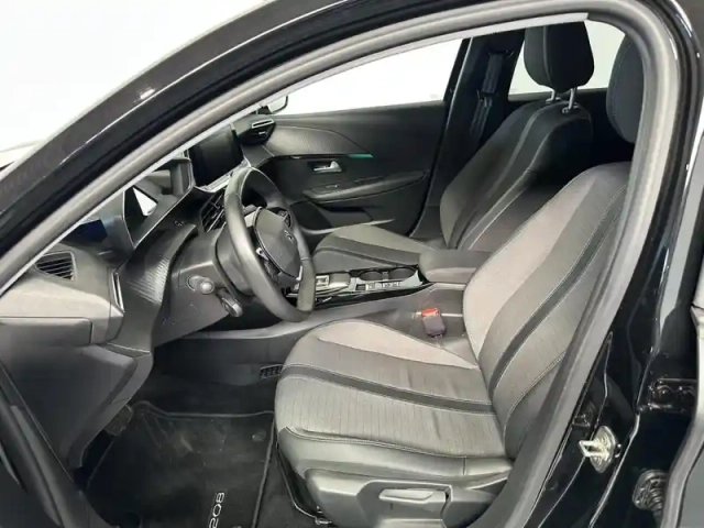 Peugeot 208 e- 136ch allure — photo 9