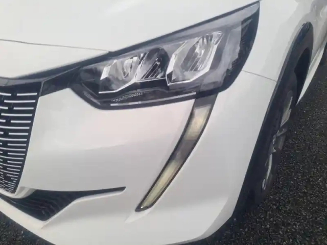 Peugeot 208 electrique 50 kwh 136ch — photo 36