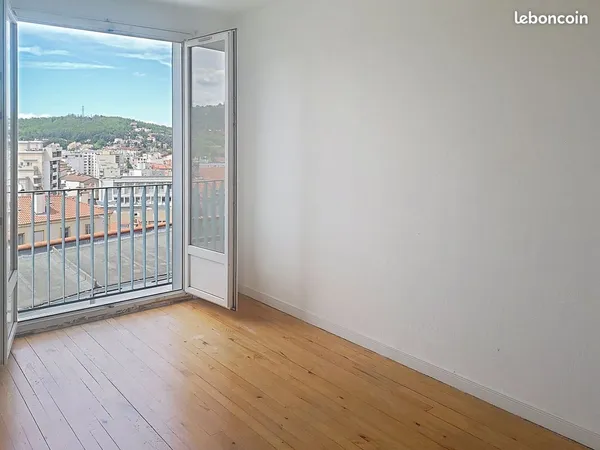 À LOUER - T3 de 58,97 m² - Saint-Étienne, Colline des Pères - 562 CC