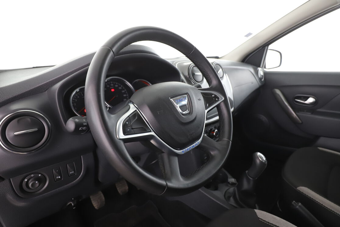 Dacia Sandero Stepway 0.9 TCe — photo 10