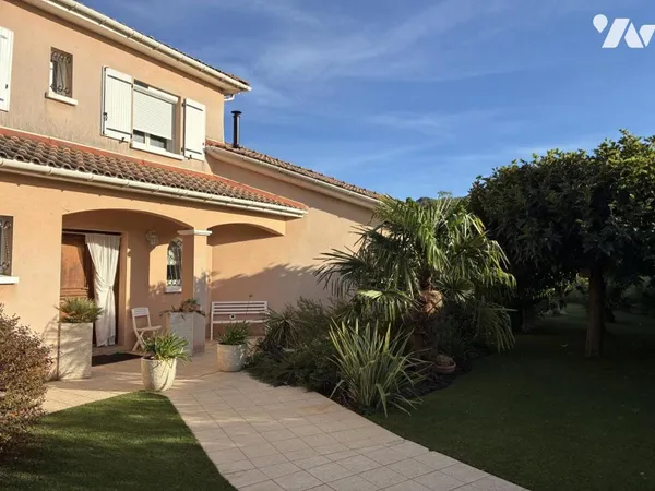 Maison 7 pièces 179 m²